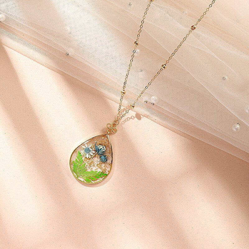 Pressed Resin Flower Necklace - Gold Tulip Leaf & Ferns Jasmine's Boutique Australia