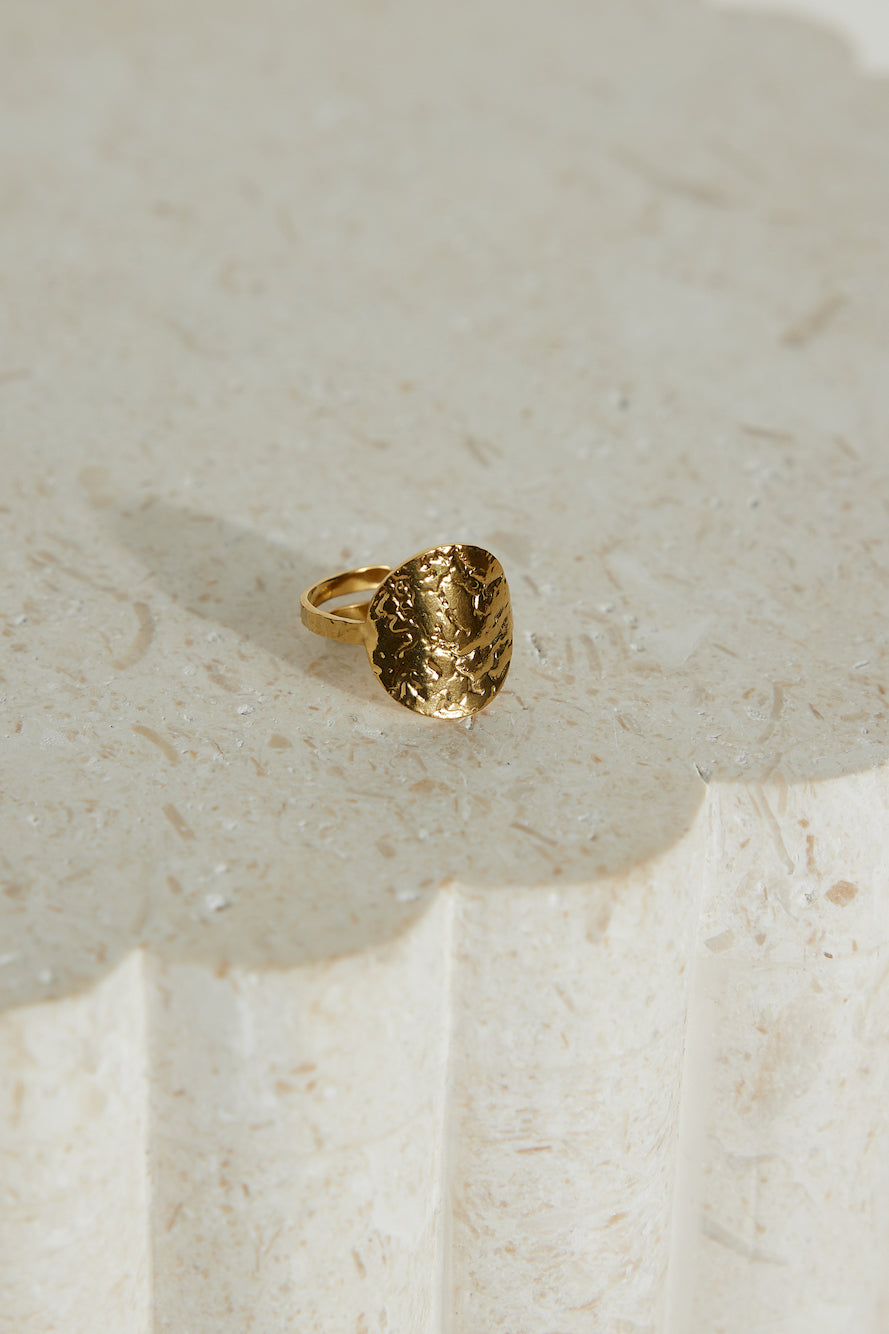 18 Karat Gold Moon Ring Jasmine's Boutique Australia
