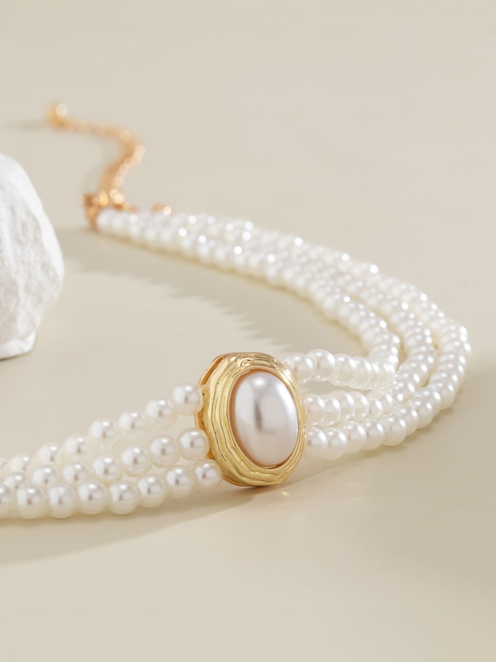 Short necklace made of faux pearls and turquoise beads Jasmine's Boutique Australia