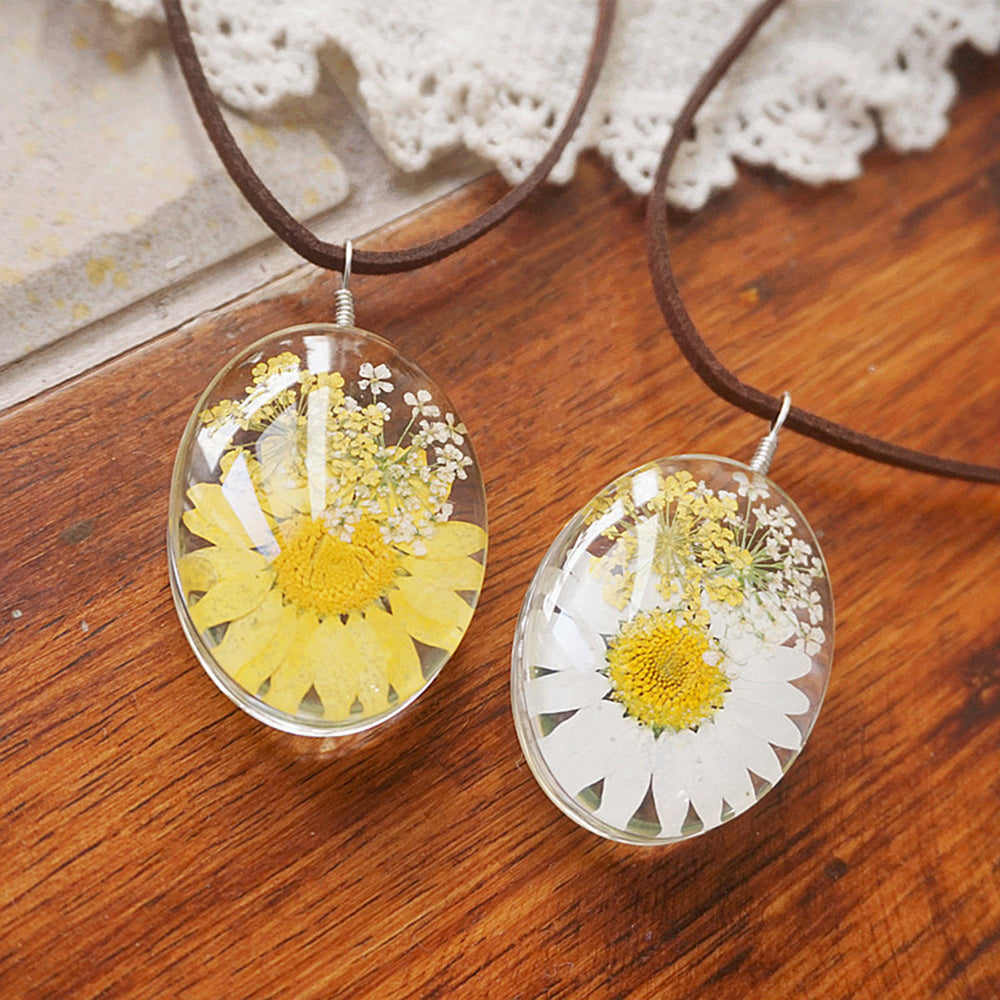 Flower Resin Necklace - Double-Sided Daisy & Queen Anne's Lace Jasmine's Boutique Australia