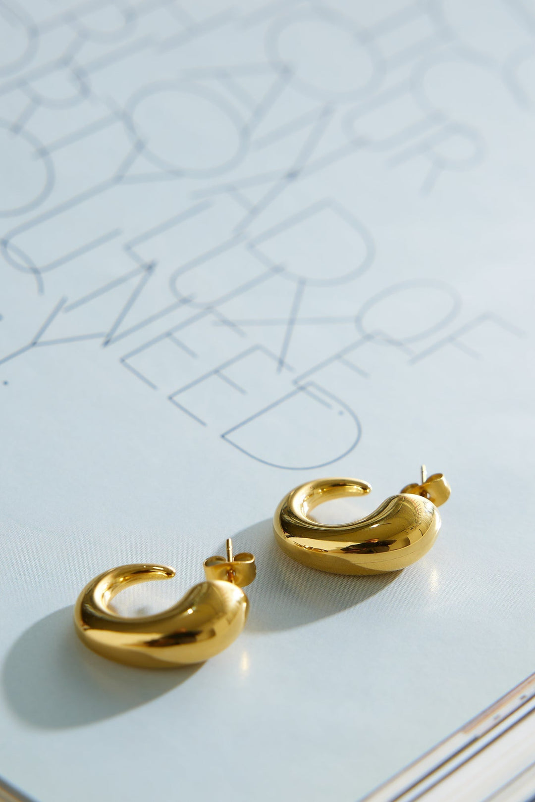 18 Karat Gold-Plated Smooth Elegant Hoop Earrings Jasmine's Boutique Australia