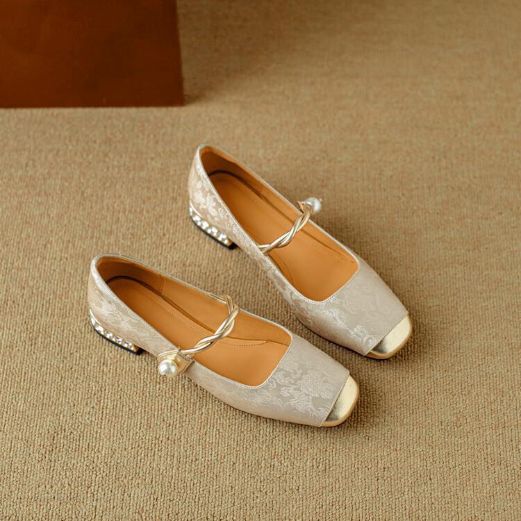 Naila Pumps  Liora Lane Boutique