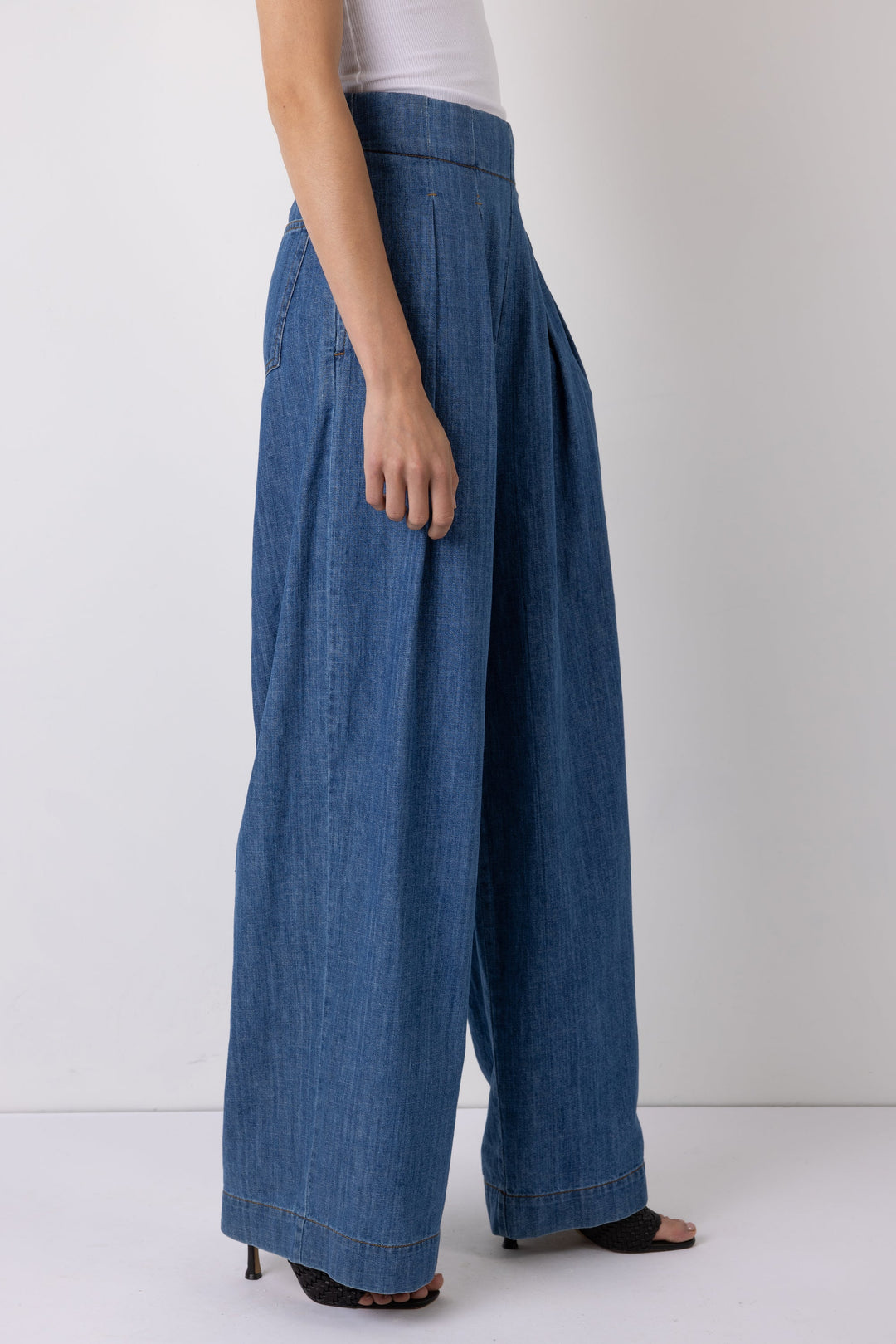 Nellie High Waist Jeans  Liora Lane Boutique Trousers