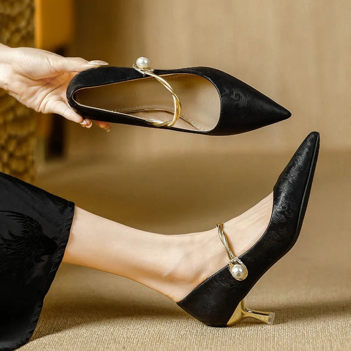 Monroe Kitten Heels  Liora Lane Boutique  Black / 9.5 59.99